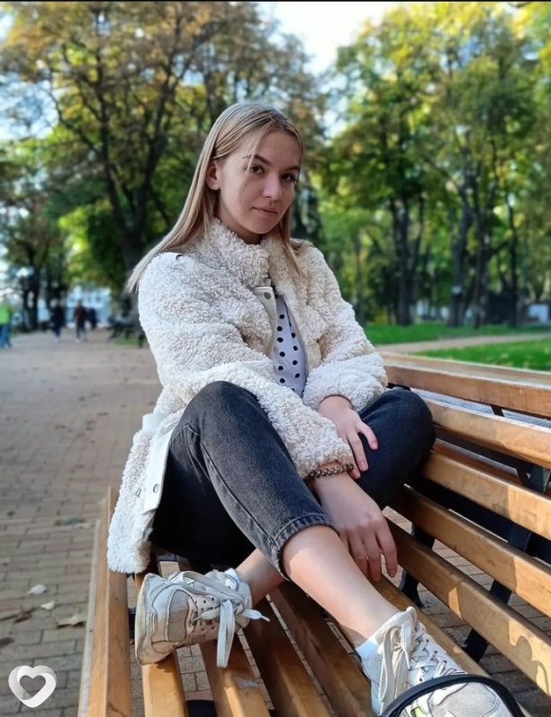 Юля, 21, Кривое Роге — анкета №71714