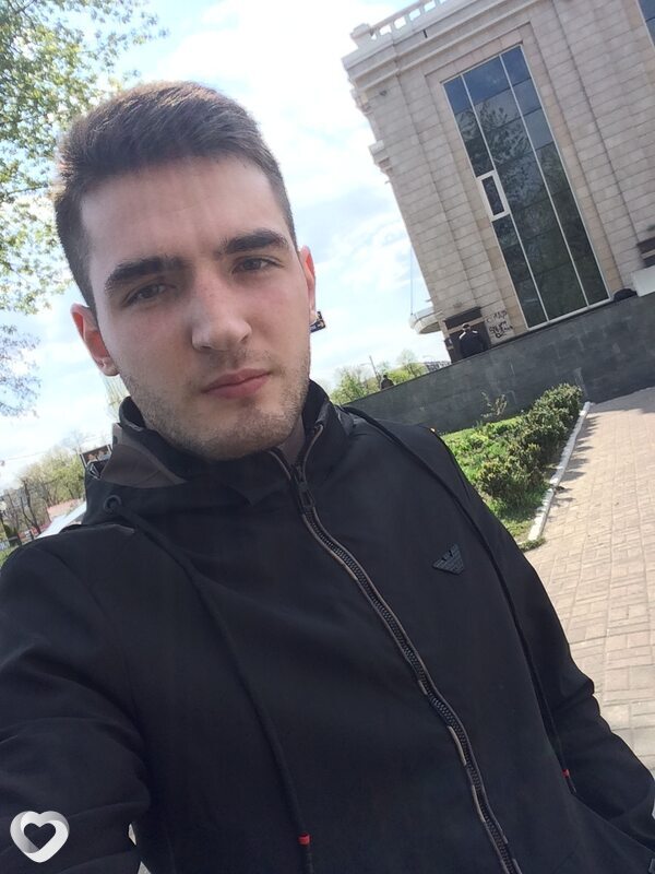 Саша, Ромны
