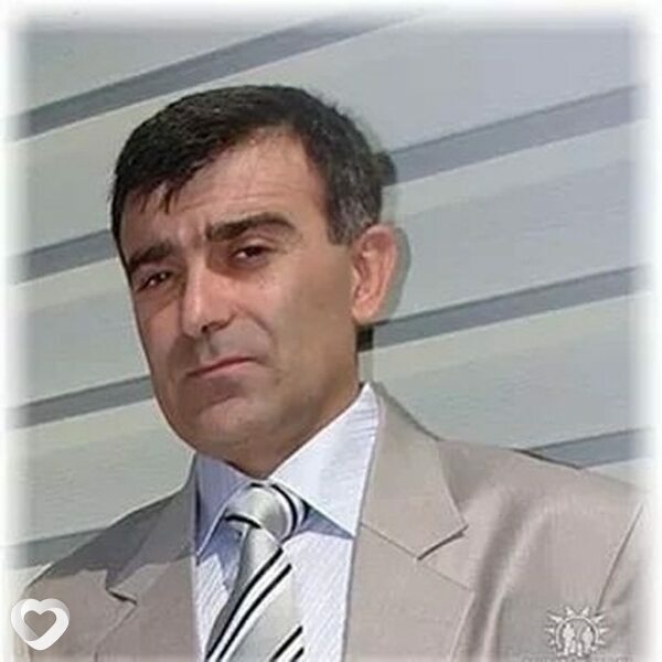 Еро, Адлер