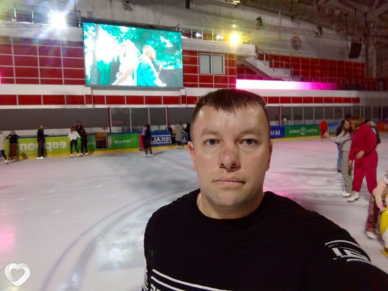 Денис, Мир