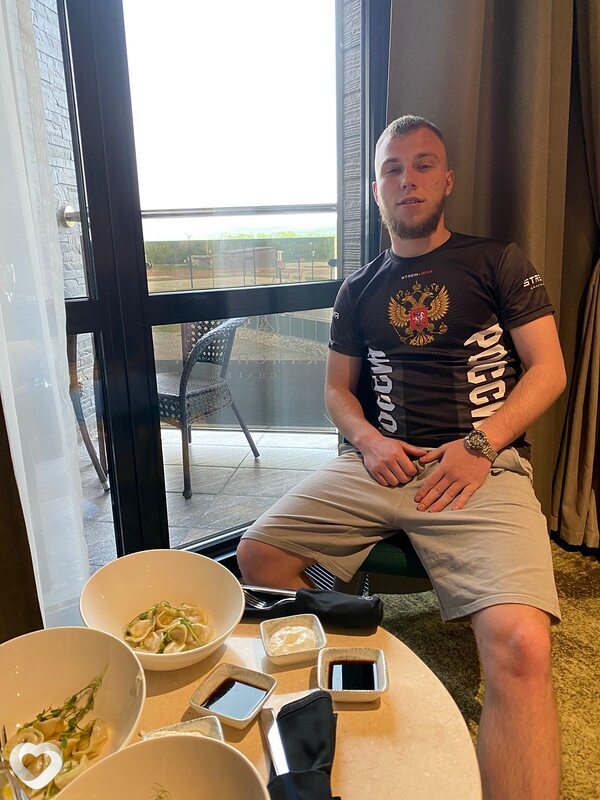Александр, 24, Уссурийске — анкета №208378
