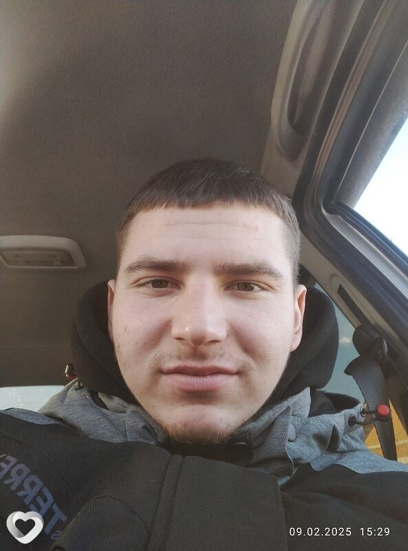Алексей, 23, Курчатове — анкета №254480
