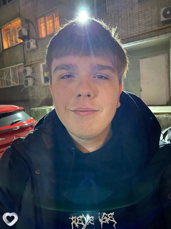 Максим, 23, Москве — анкета №344576