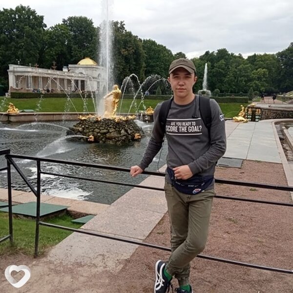Артём, 28, Стаханове — анкета №350579