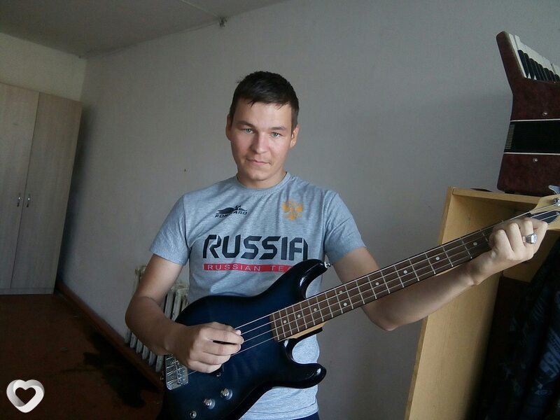 Максим, Хабары