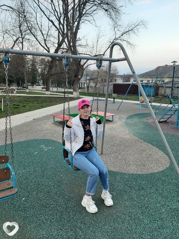 Оля, 27, Лабинске — анкета №354790