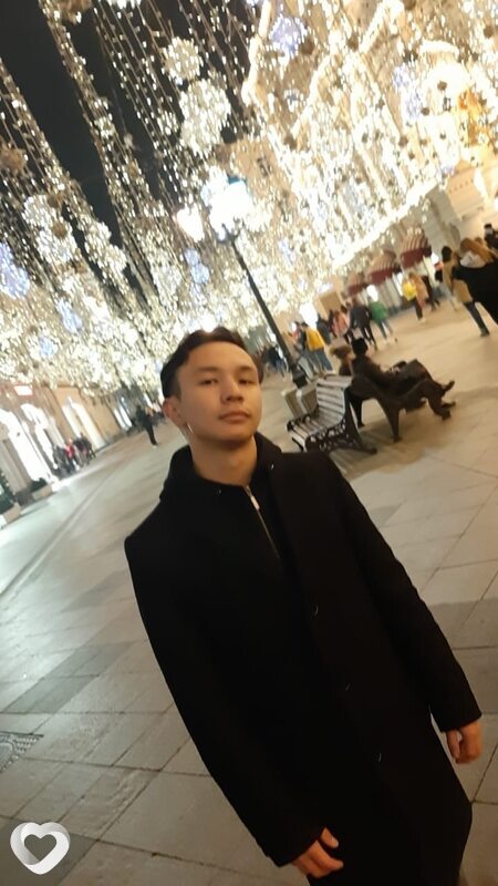 Динис, 23, Москве — анкета №373456