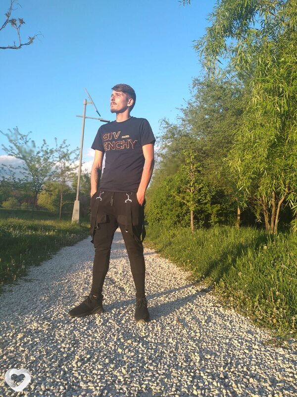 Robert, 27, București — анкета №373474