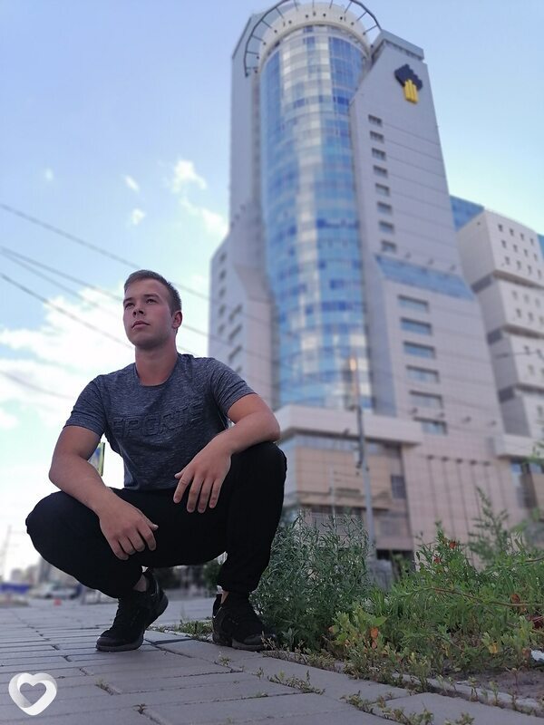 Алексей, 27, Снежном — анкета №378111
