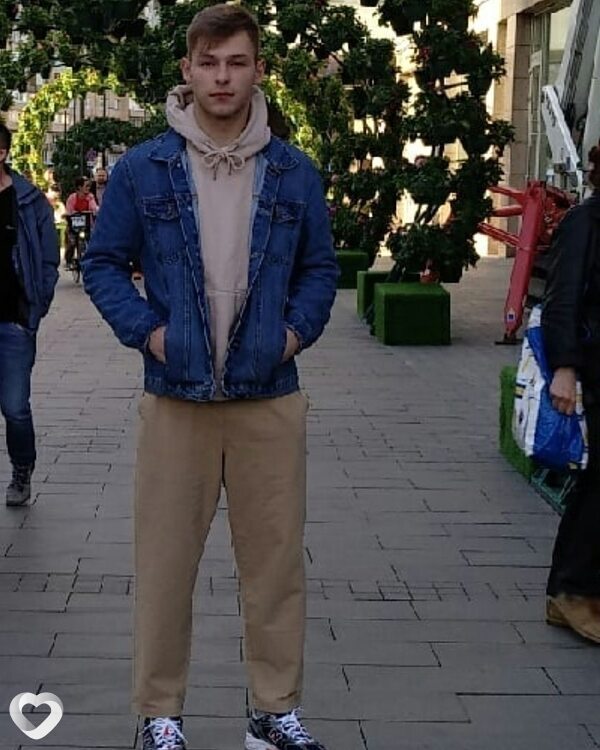 Артем, 27, Москве — анкета №378131