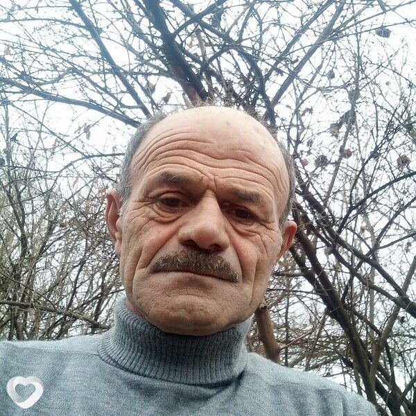 Yunus, Шеки