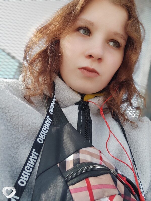 Алёна, 23, Бийске — анкета №385707