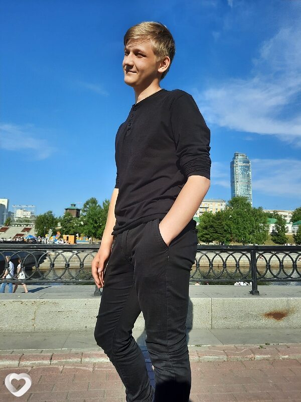 Виктор, 23, Москве — анкета №400794