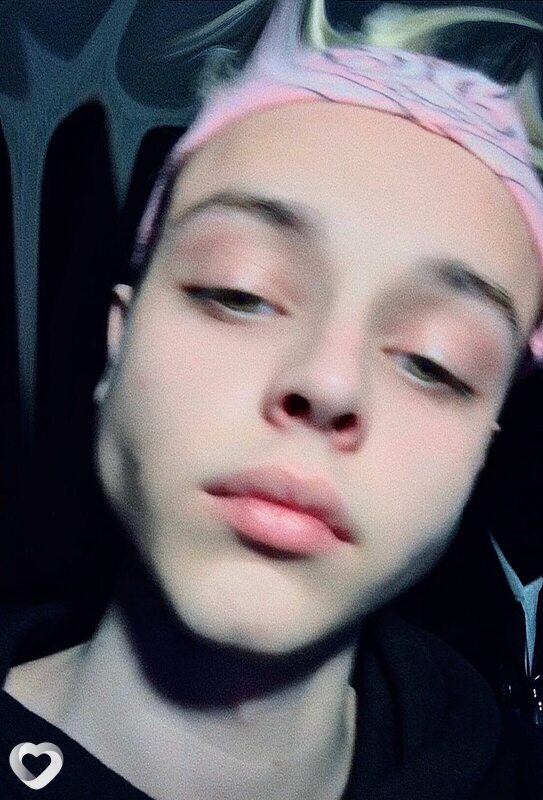 Максим, 20, Волжском — анкета №410181