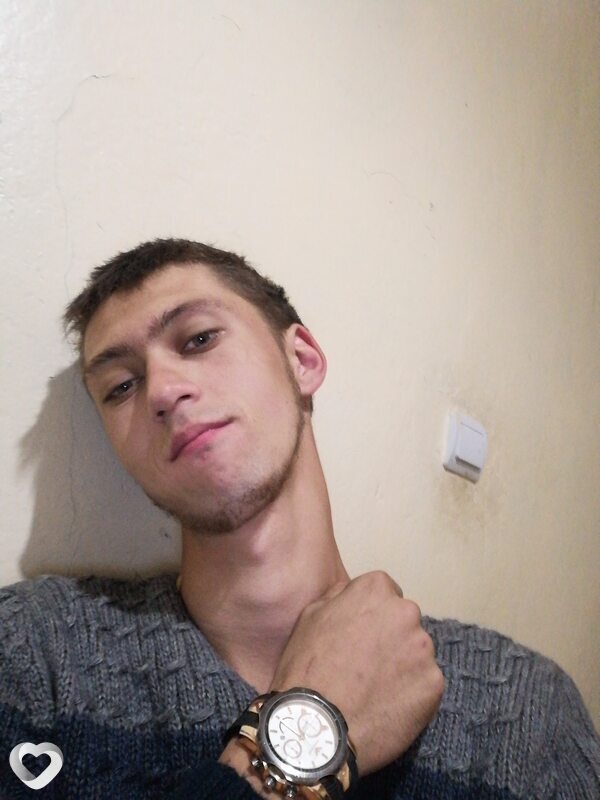 Витя, Славянка