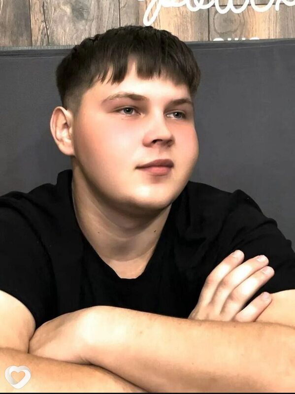 Влад, 21, Речице — анкета №420481