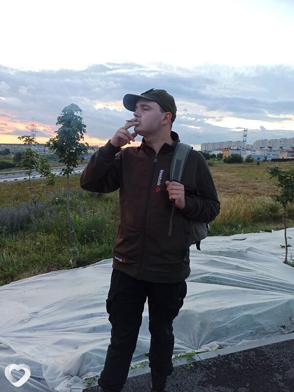 Александр, 24, Губкине — анкета №420482