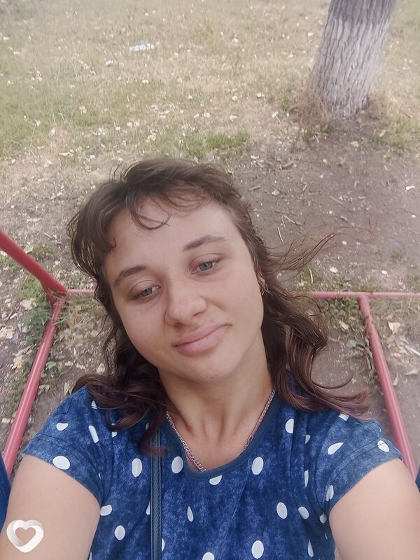 Анна, 26, Ровеньках — анкета №425537