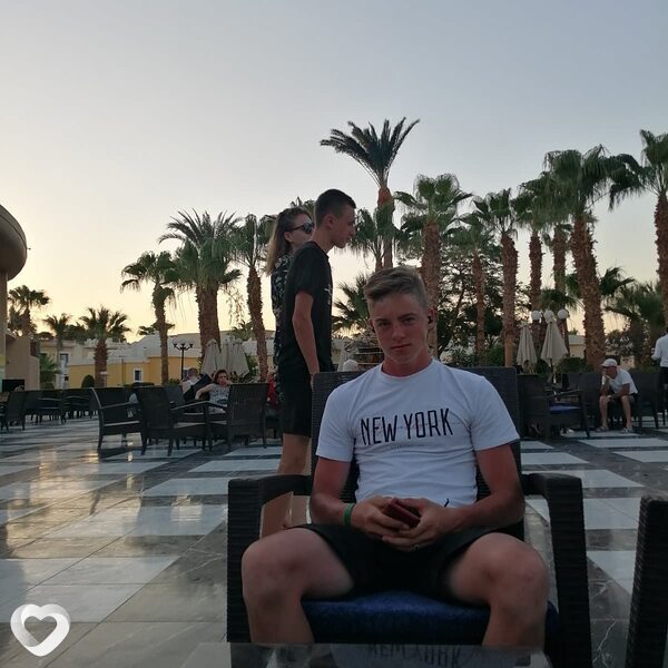 Александр, 25, Солигорске — анкета №427080