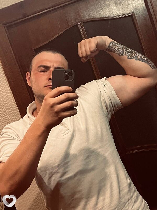 Илья, 22, Солигорске — анкета №427513