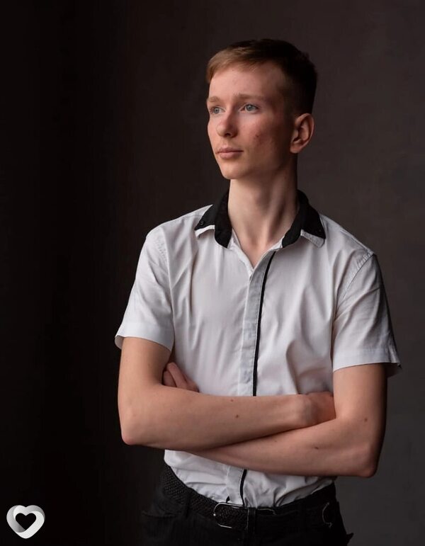 Артем, 21, Москве — анкета №458941