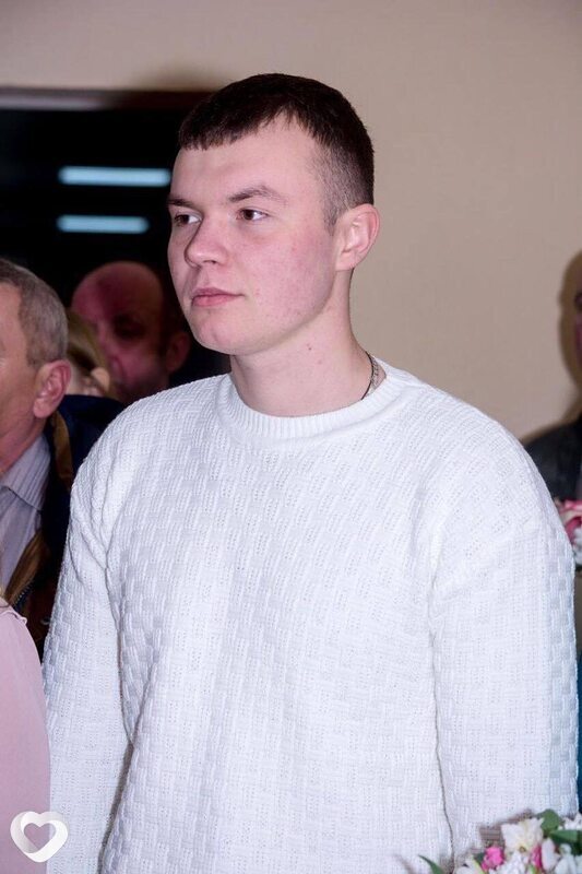 Артём, 27, Солигорске — анкета №470856
