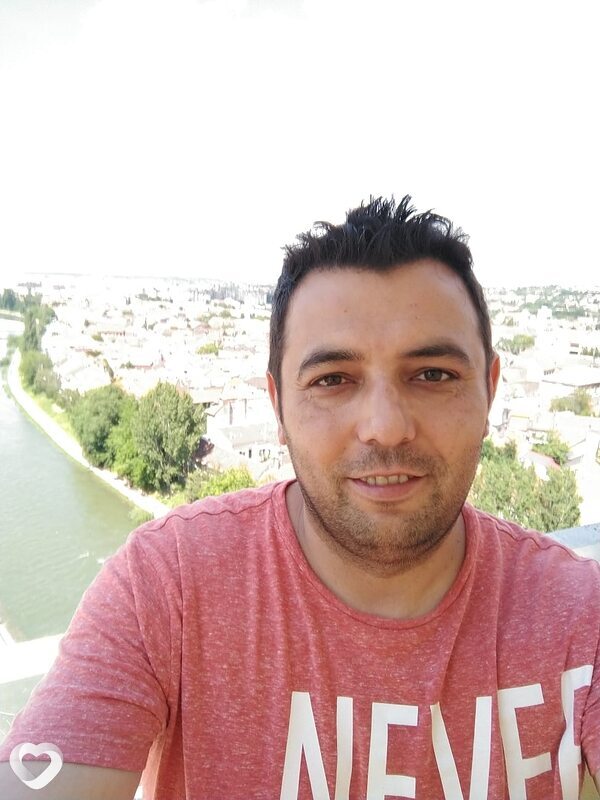 George, București