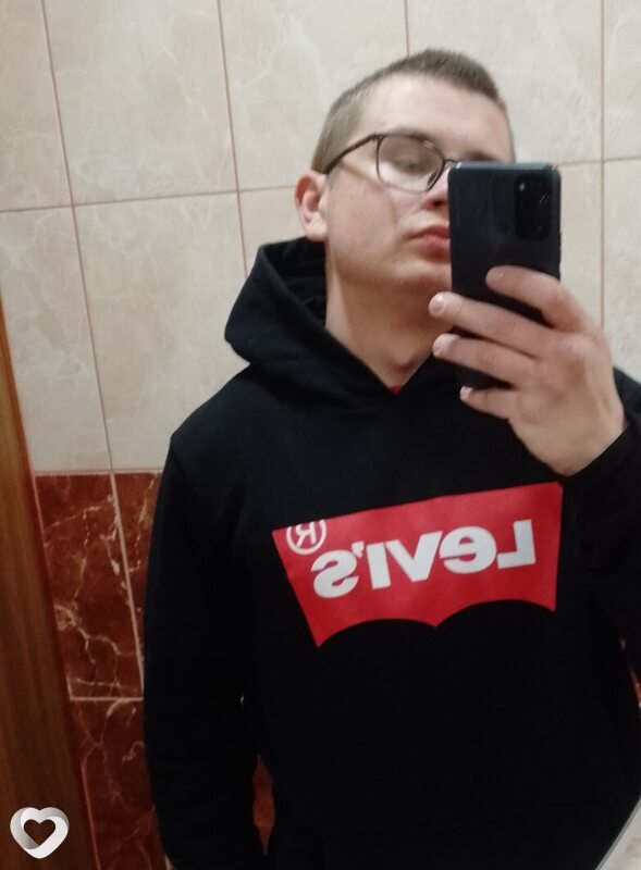 Максим, Суворов