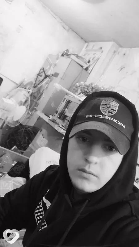 Виктор, 28, Барнауле — анкета №492339