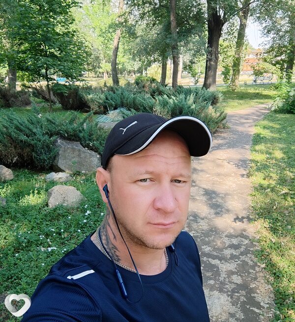Саша, Острава