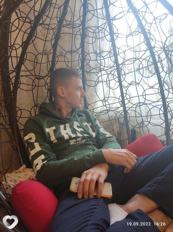 Артём, 27, Хойниках — анкета №502805