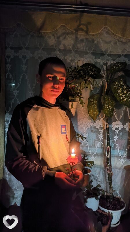 Виктор, 21, Благовещенске — анкета №521858