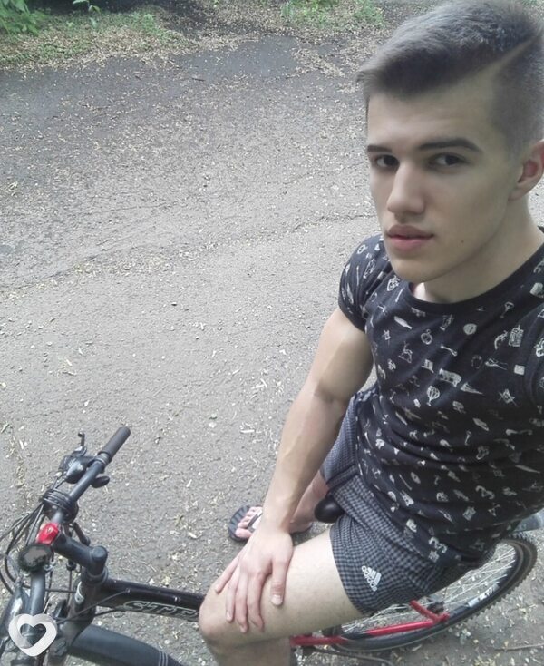 Dmitriy, 28, Шахтах — анкета №526477