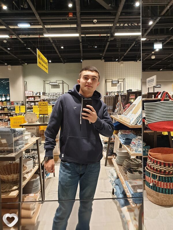 Максим, 24, Москве — анкета №526763
