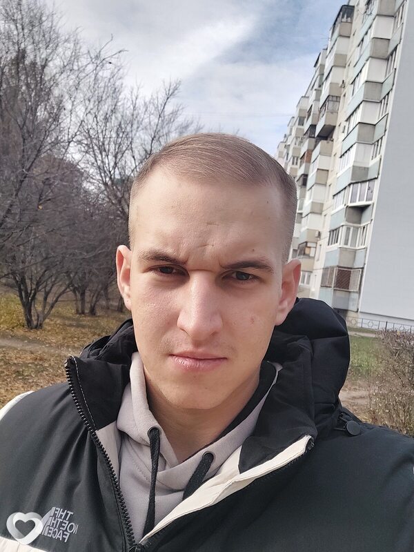 Максим, 28, Москве — анкета №536338