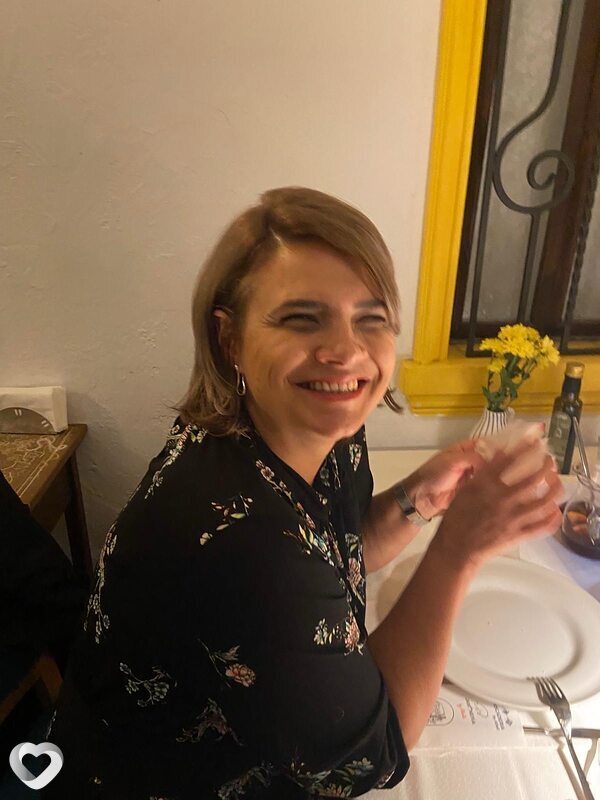 Monicabuburuza, București