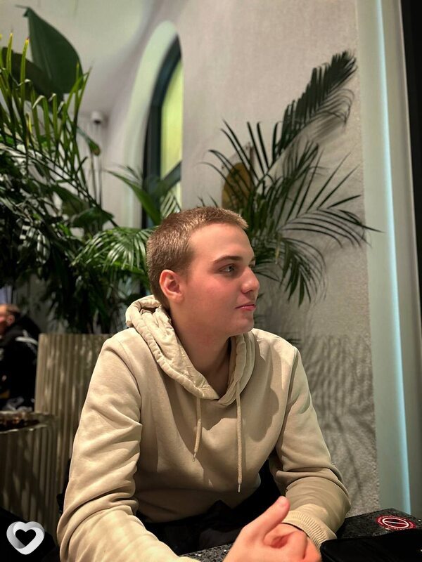 Иван, 21, Москве — анкета №538022