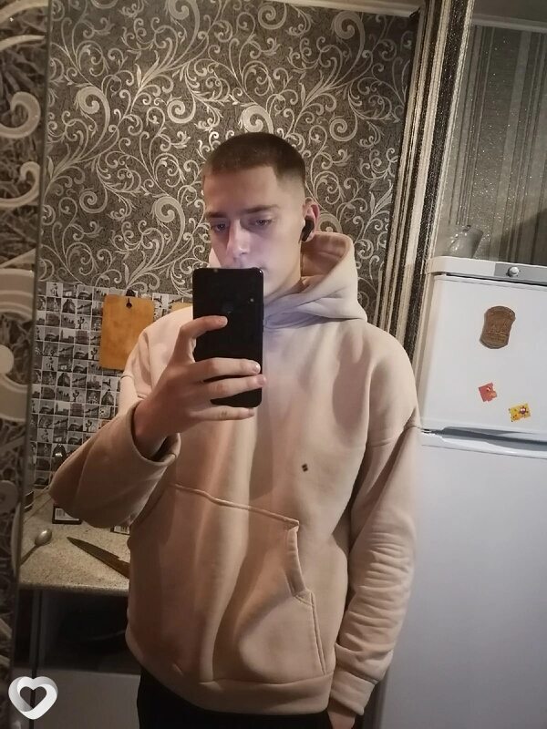 Максим, 23, Москве — анкета №539824
