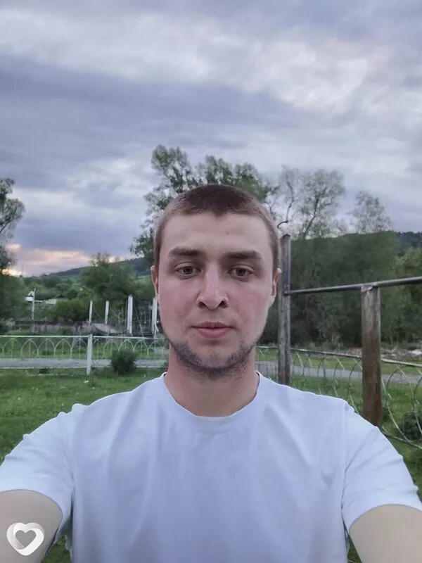 Александр, 24, Бийске — анкета №542106