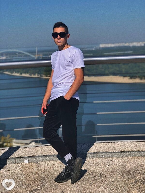 Макс, 28, Москве — анкета №543171