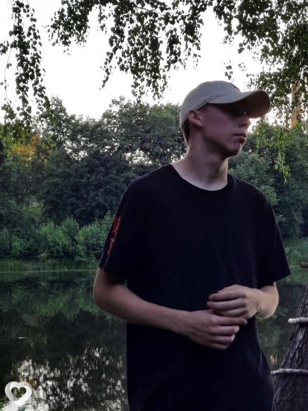 Антон, 22, Горках — анкета №545201