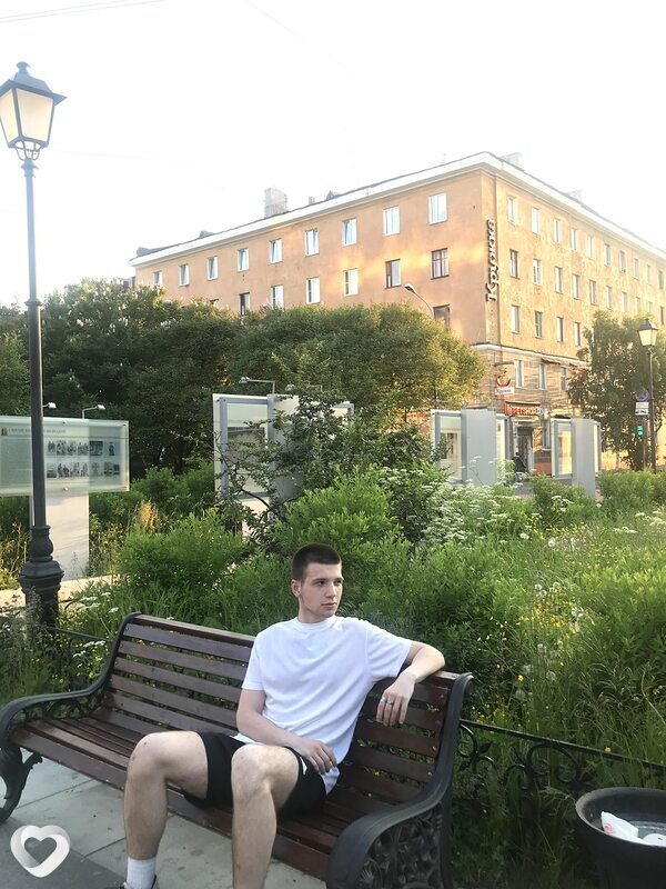 Олег, 21, Москве — анкета №547618