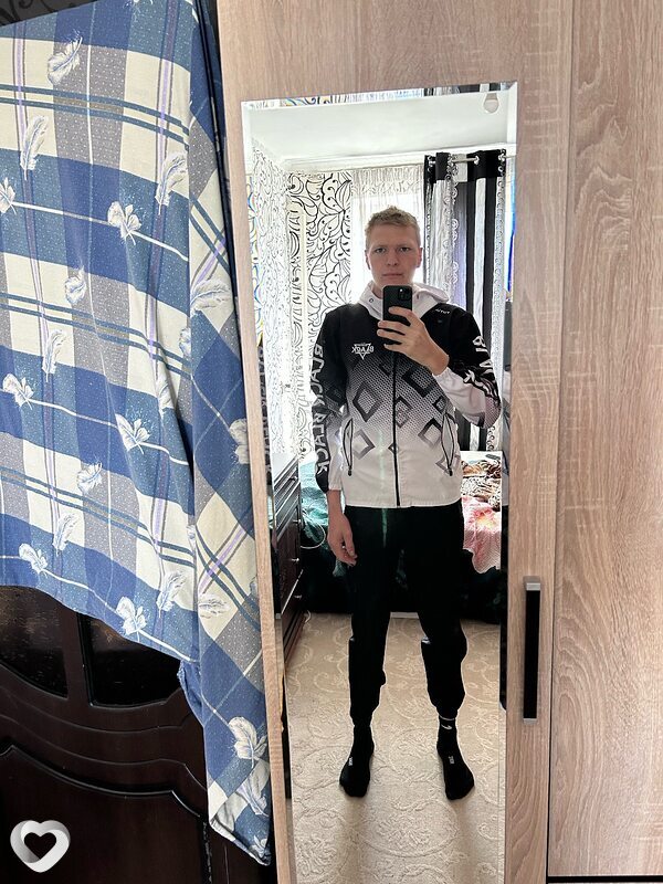 Денис, 21, Армавире — анкета №558261