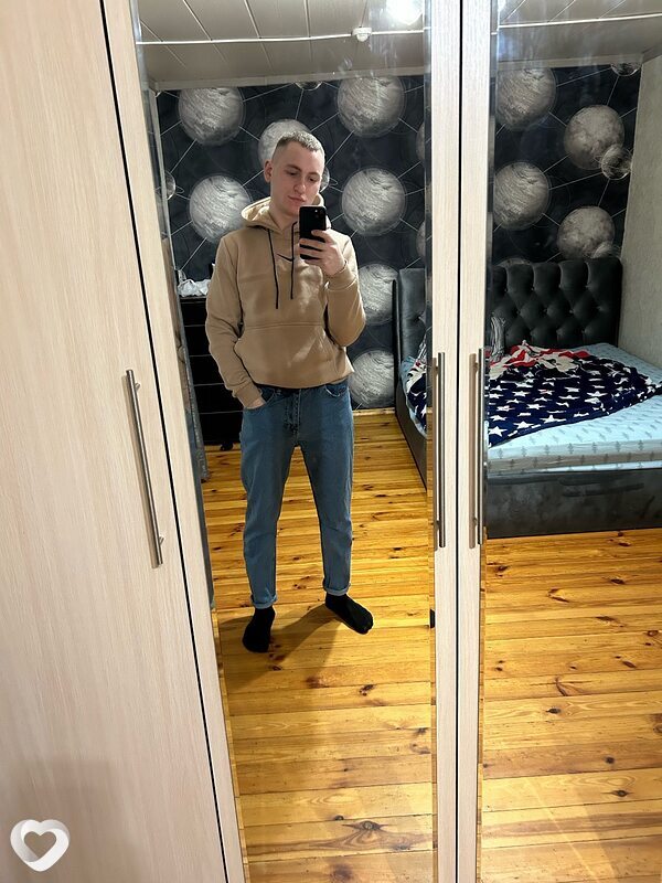 Паша, 24, Жлобине — анкета №559605