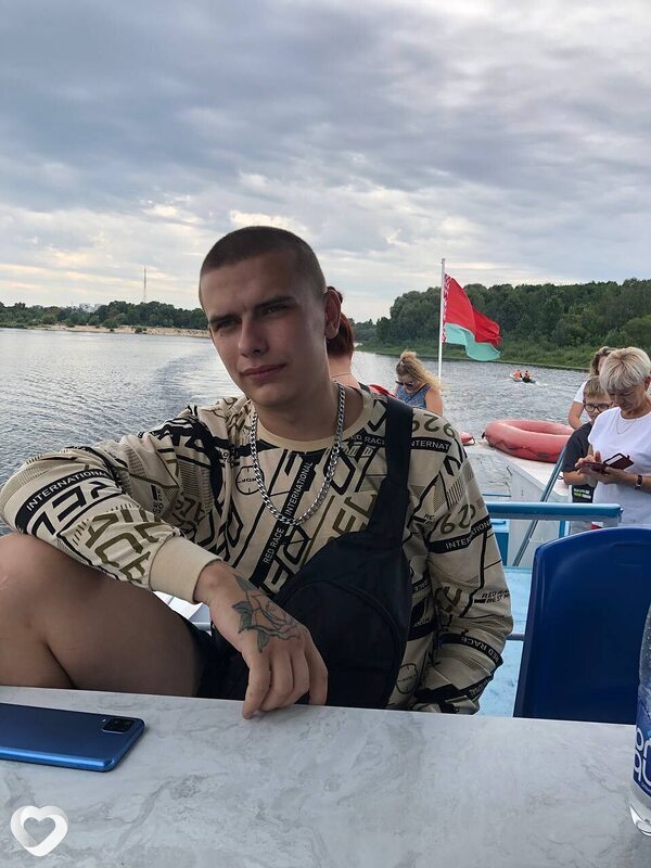 Максим, 24, Жлобине — анкета №559975