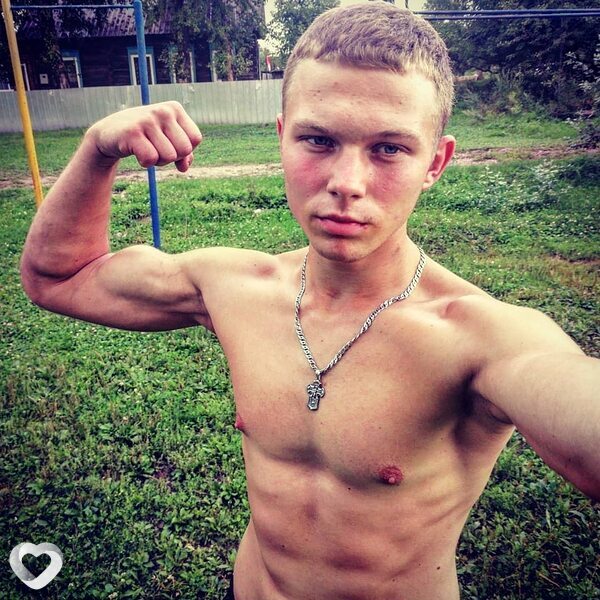 Денис, 22, Москве — анкета №570396