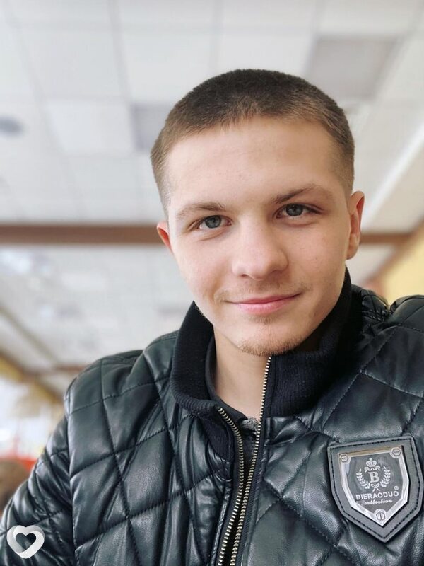 Артём, 28, Адлер — анкета №571645
