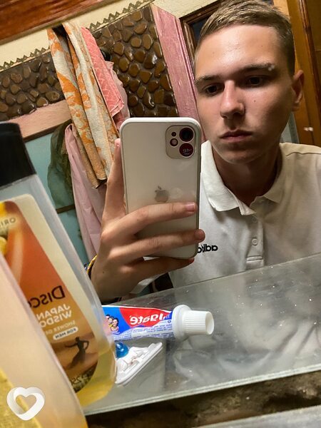 Денис, 21, Москве — анкета №572262