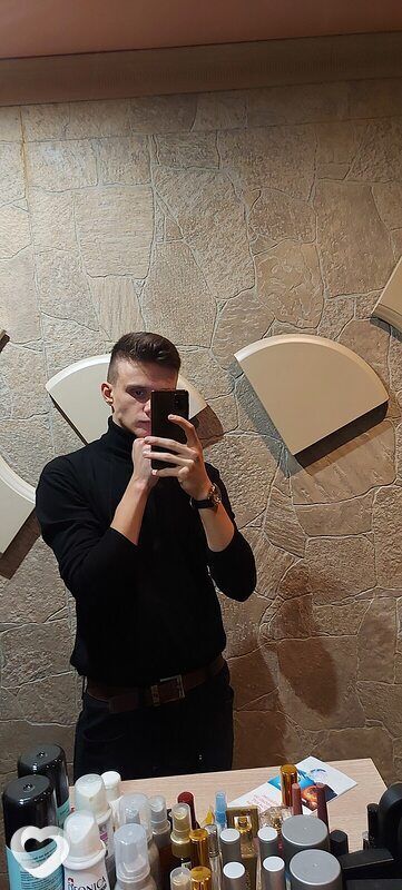 Максим, 21, Брянске — анкета №574429