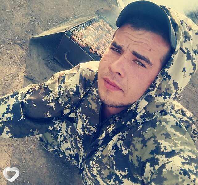 Максим, 29, Знаменске — анкета №584395
